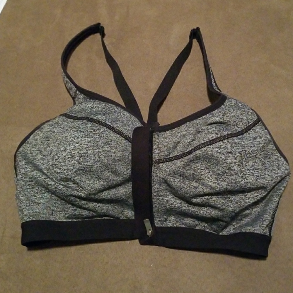 sports bra